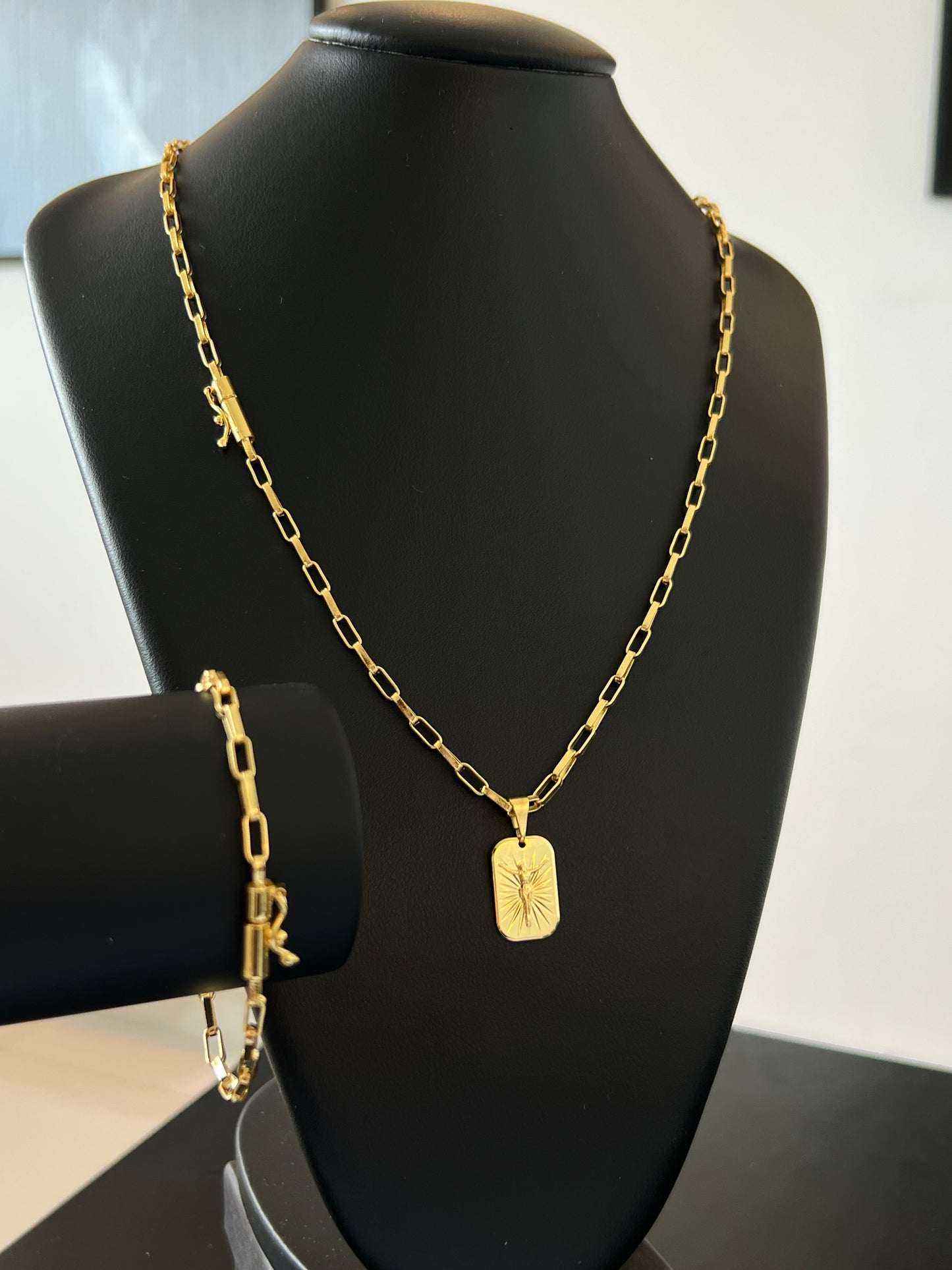 Kit Corrente Tijolinho 4mm - 70cm + Pingente Placa Jesus P + Pulseira de Brinde (Banhado a Ouro 18K)