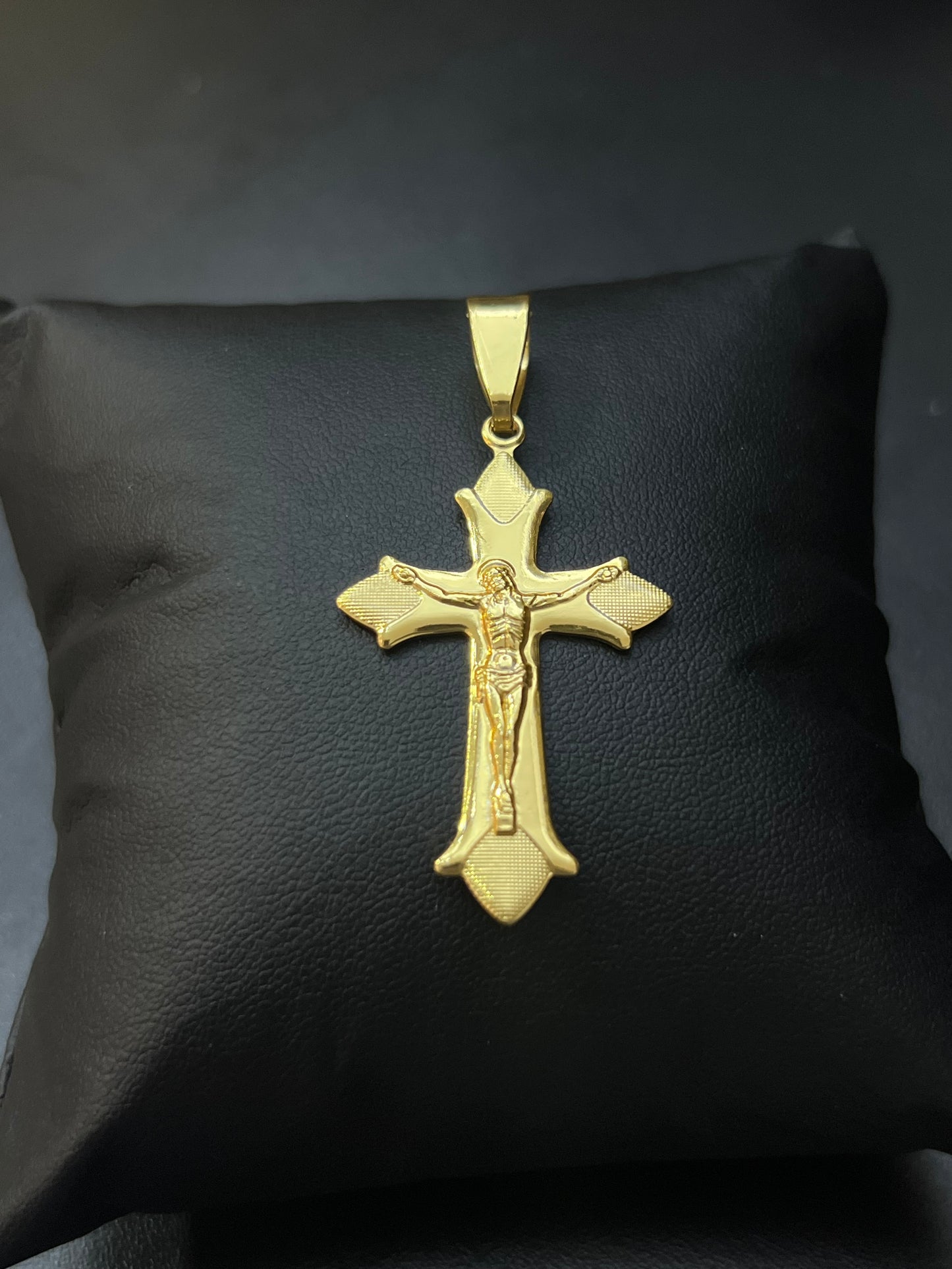 Pingente Crucifixo e Jesus 3D M (2,7X4,3CM) Banhado a Ouro 18K