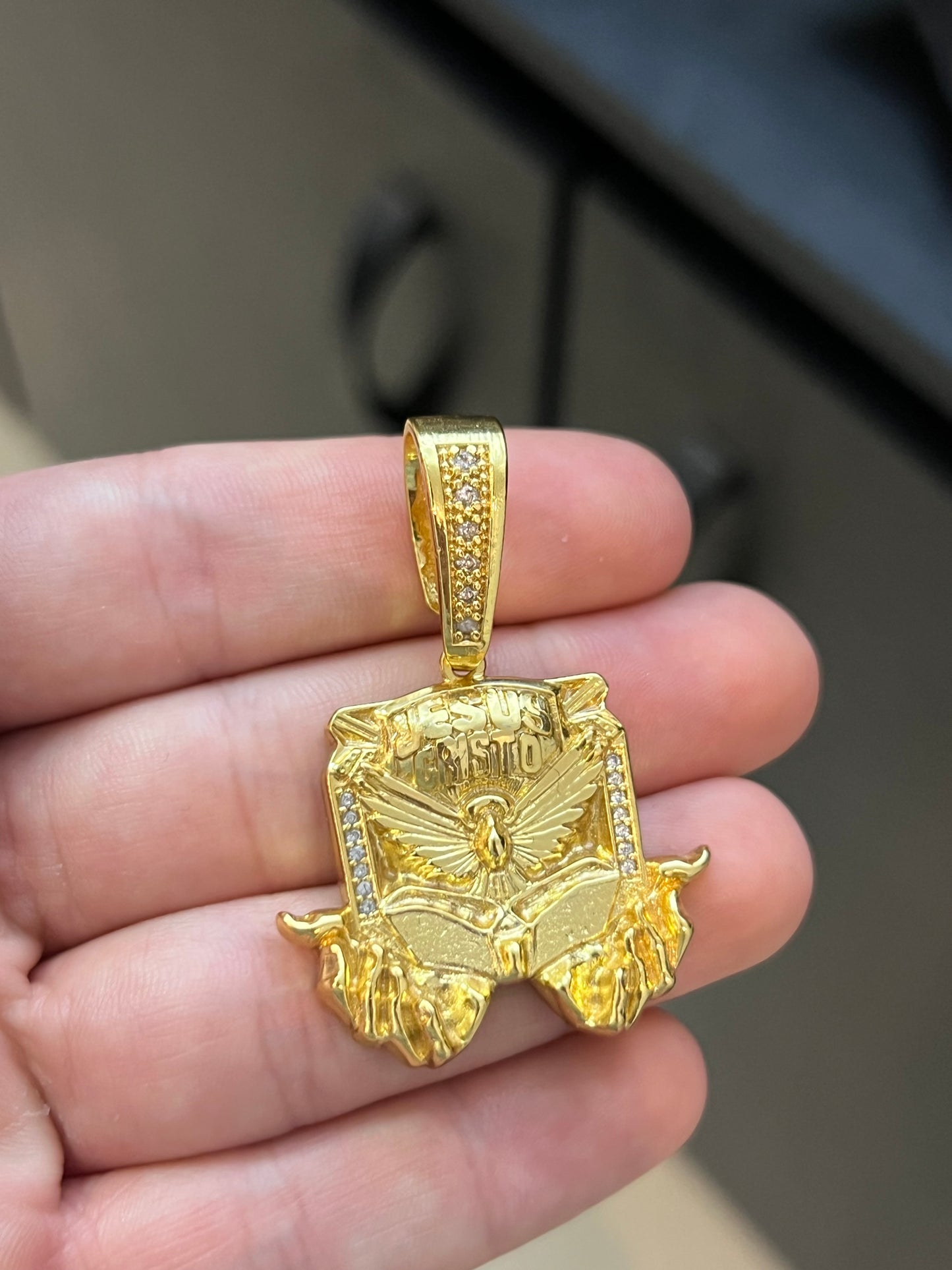 Pingente Benção de Jesus Cravejado G (3,5x3,5cm)Banhado a Ouro 18K