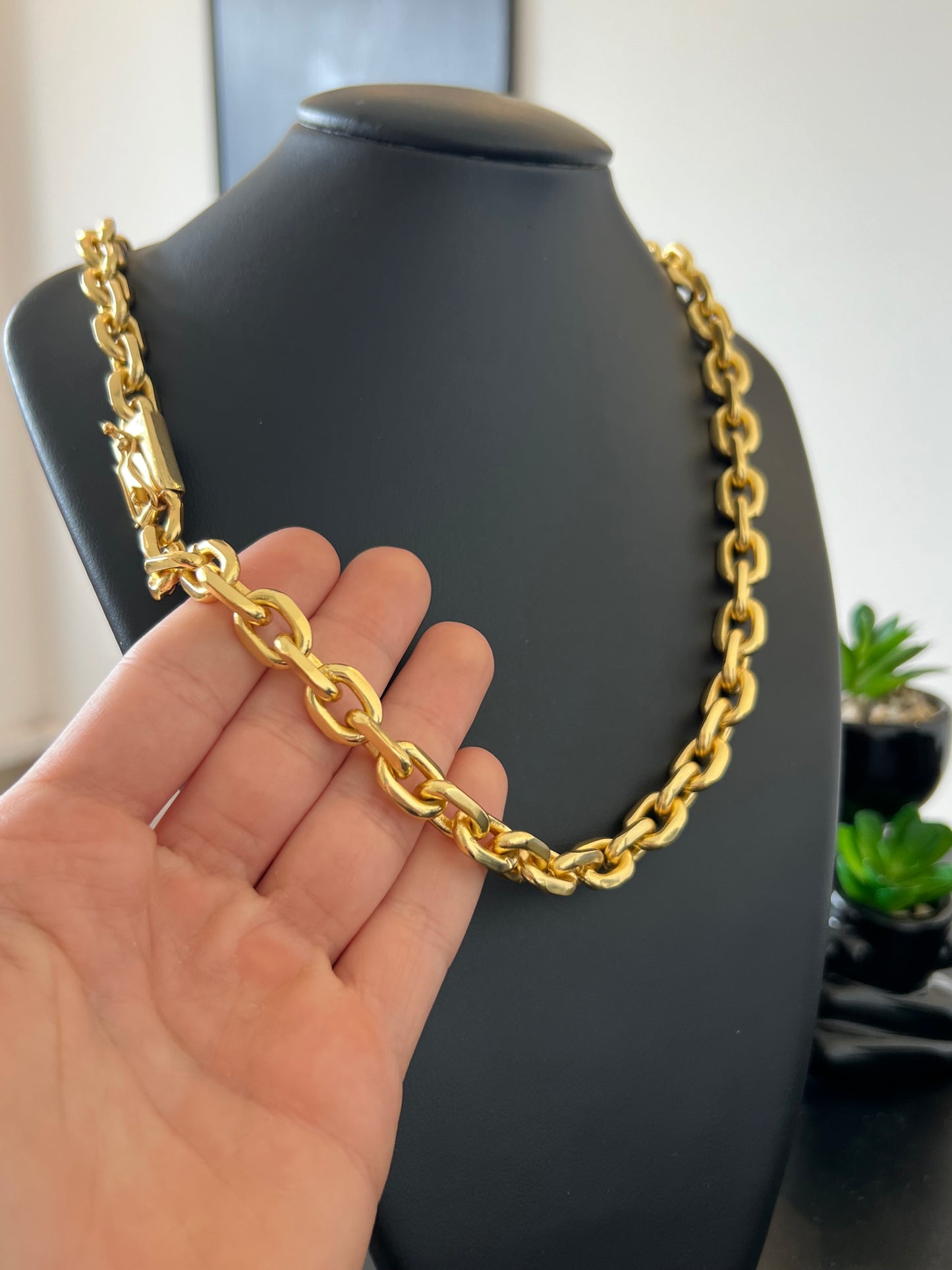 Corrente cadeado 14mm - 70cm (Banhado a ouro 18k)