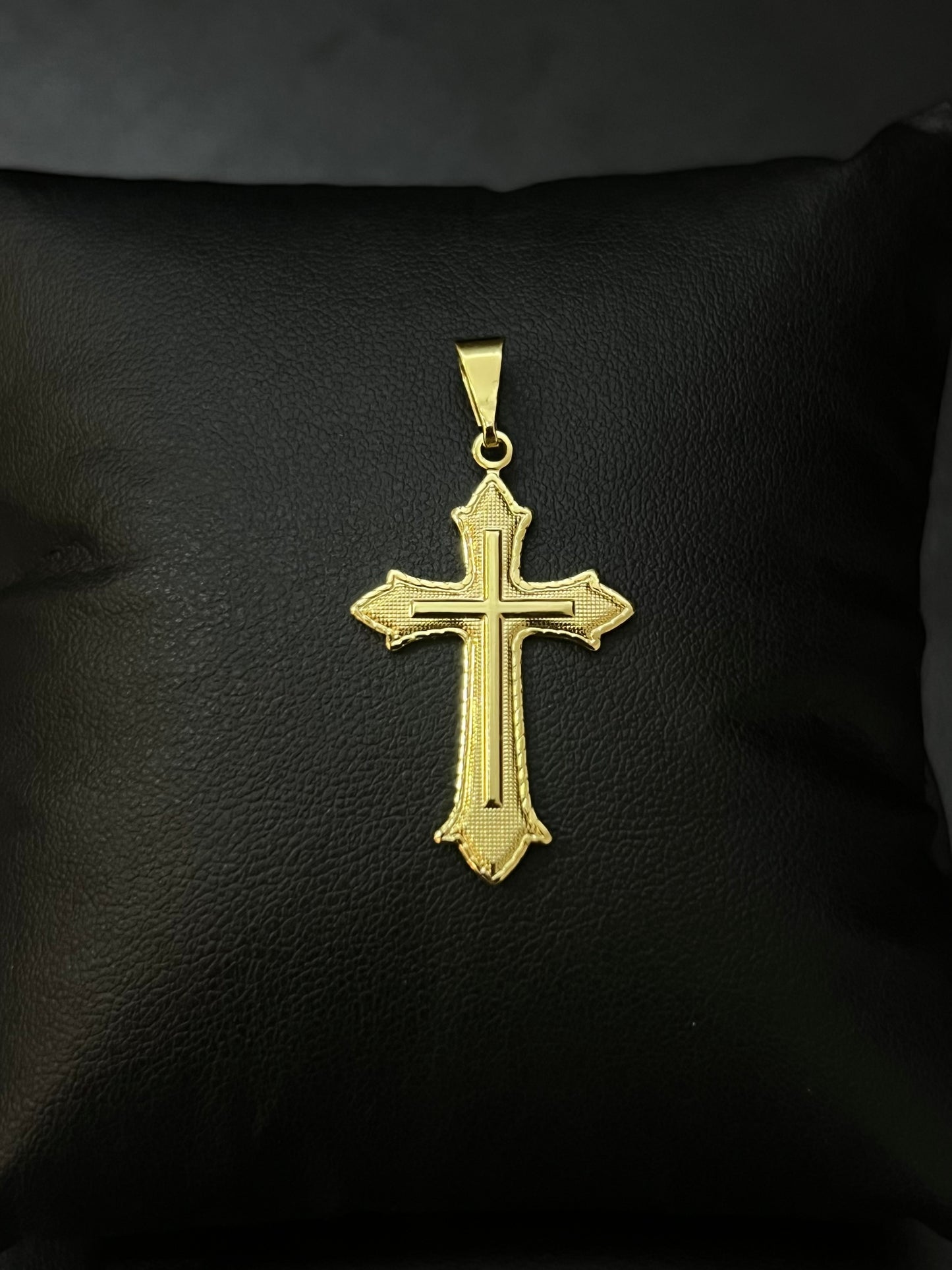Pingente Cruz Lendária P (2x3,4cm) Banhado a Ouro 18K