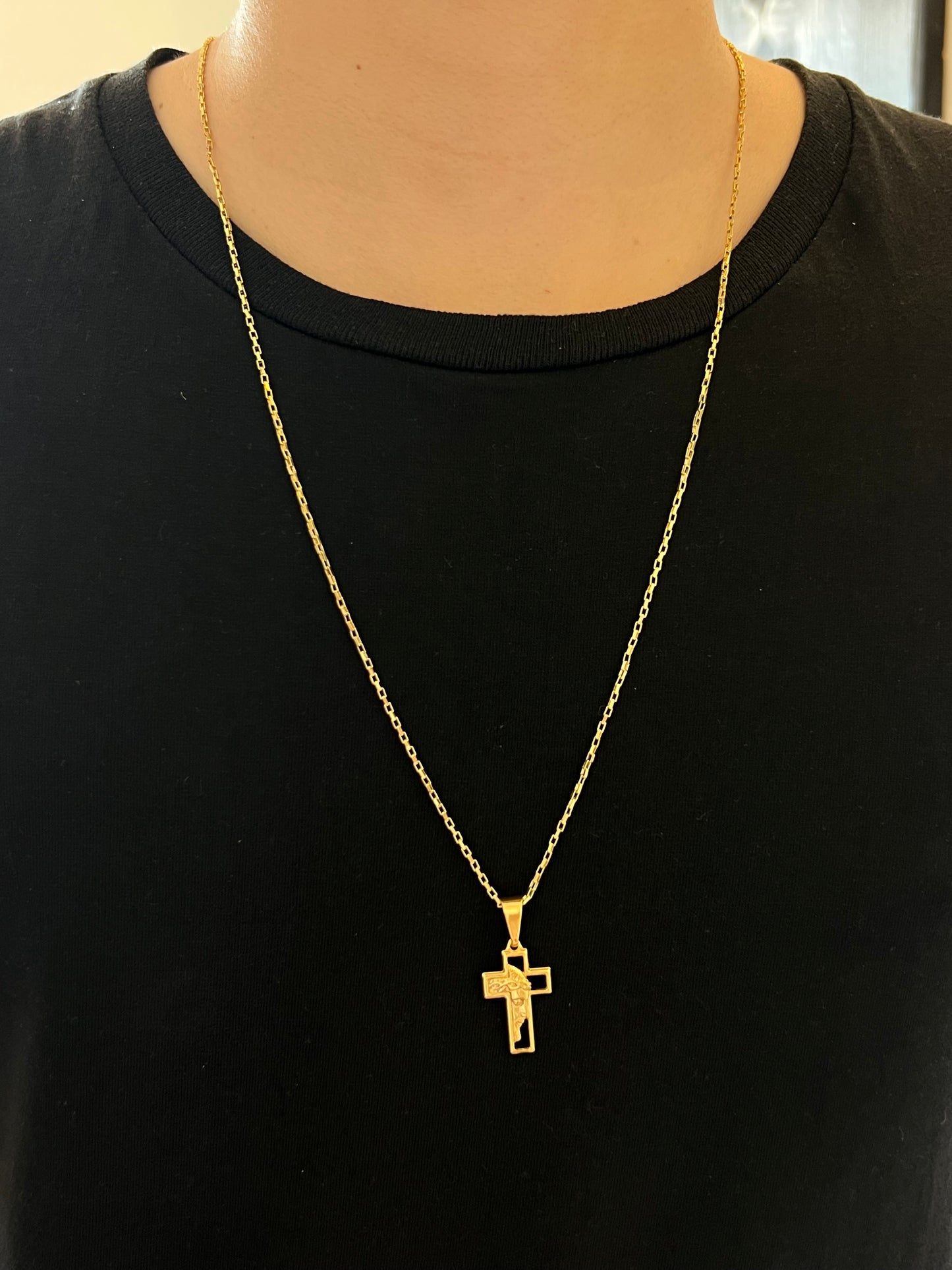 Kit Corrente Tijolinho 2mm-70cm + Pingente Crucifixo com Face Vazada P (Banhado a Ouro 18K)
