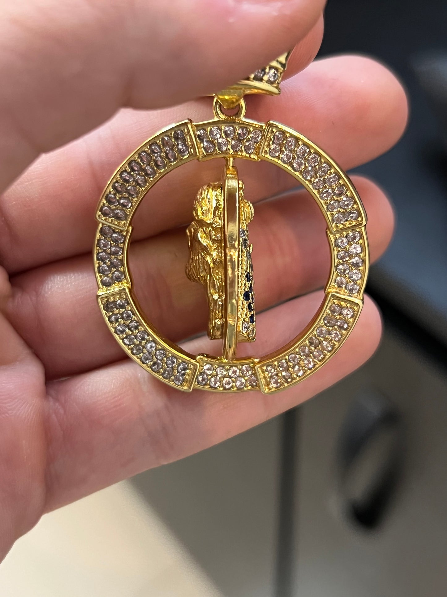 Pingente Medalha Giratória Face/Nossa Senhora Cravejado G (4X4,5CM)Banhado a Ouro 18K