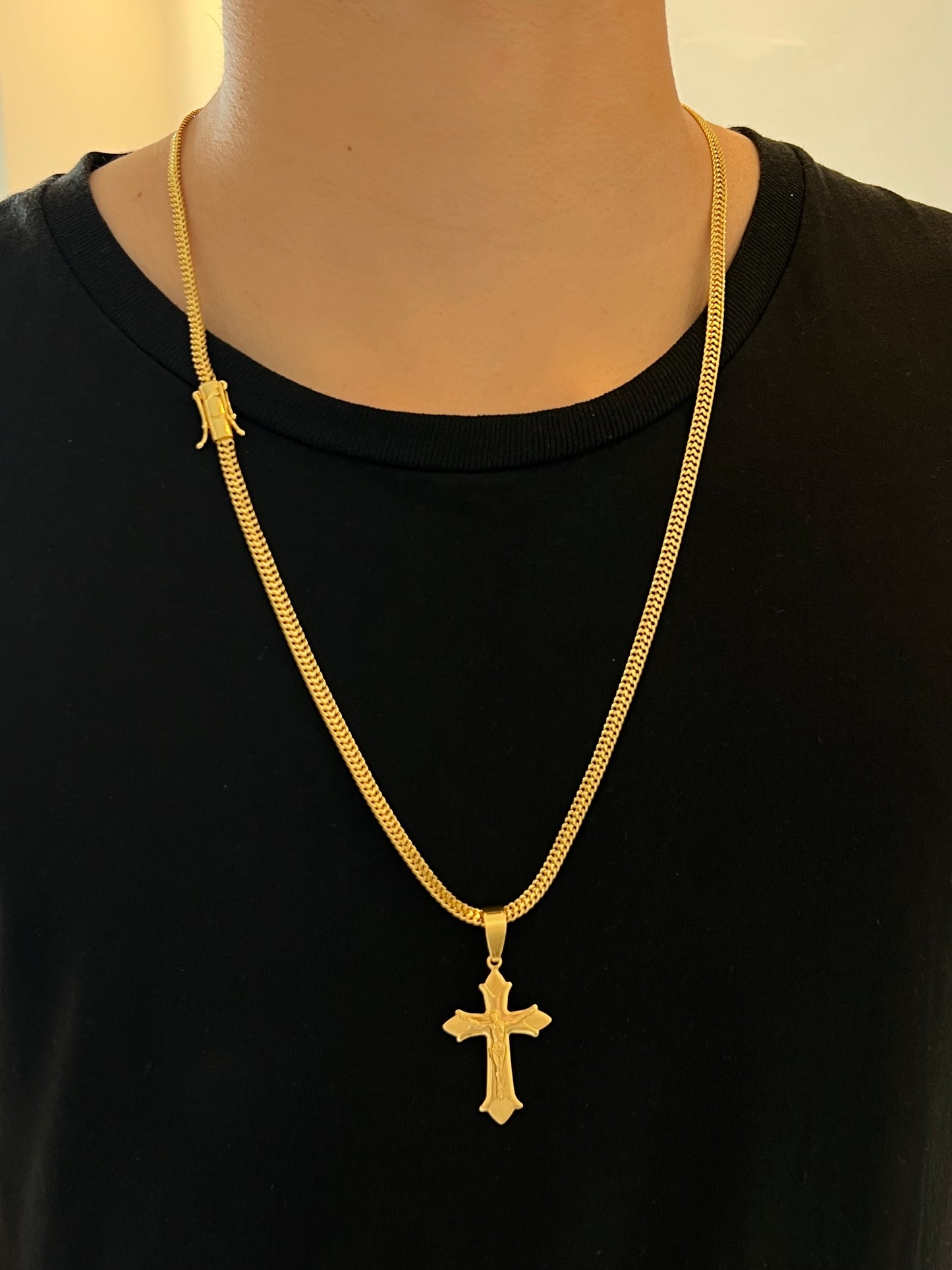 Kit Corrente Union 5mm - 70cm + Pingente Crucifixo e Jesus 3D M + Pulseira de Brinde (Banhado a Ouro 18K)