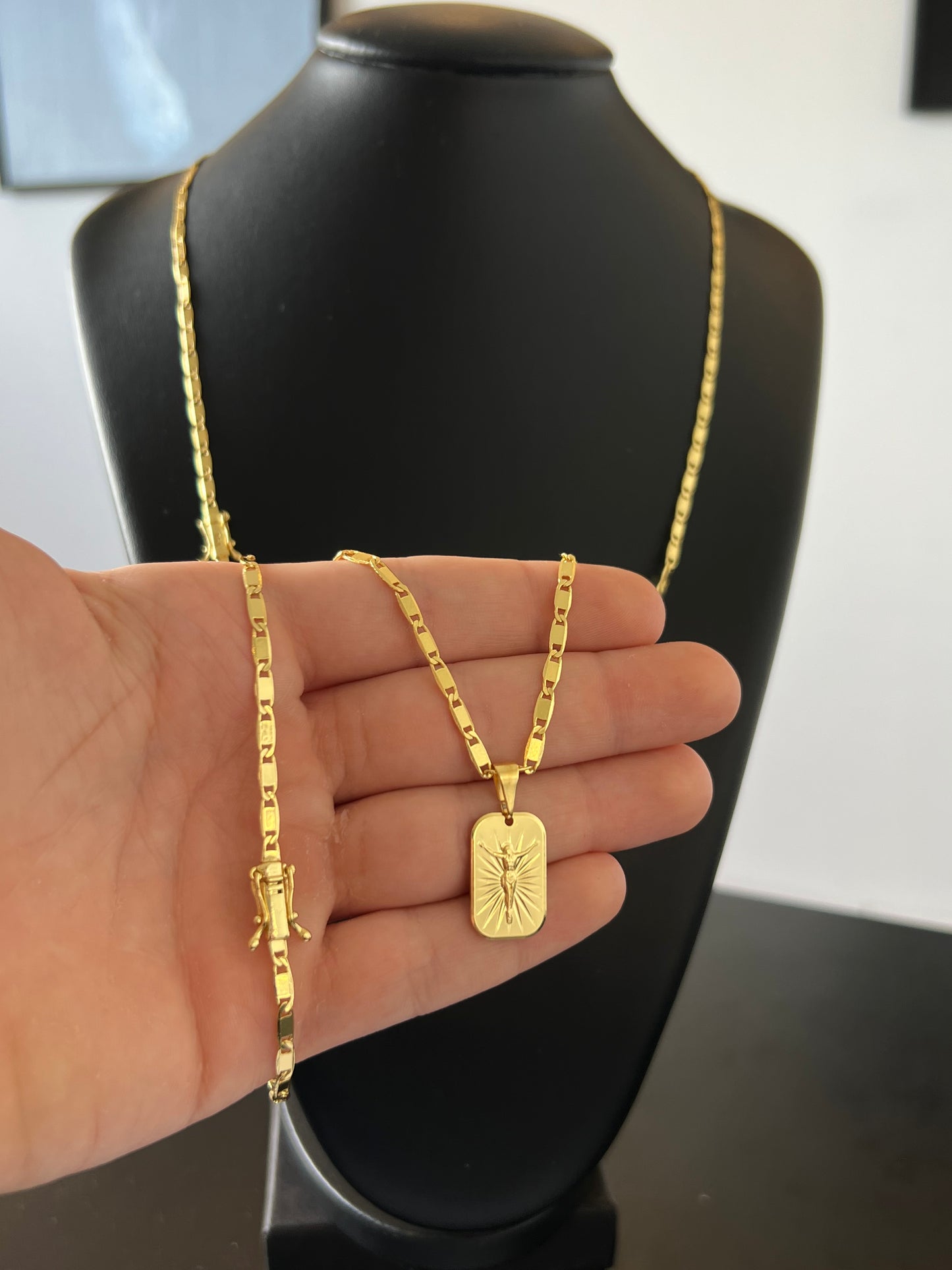 Kit Corrente Piastrine 4mm - 70cm + Pingente Placa Jesus P+ Pulseira de Brinde (Banhado a Ouro 18K)