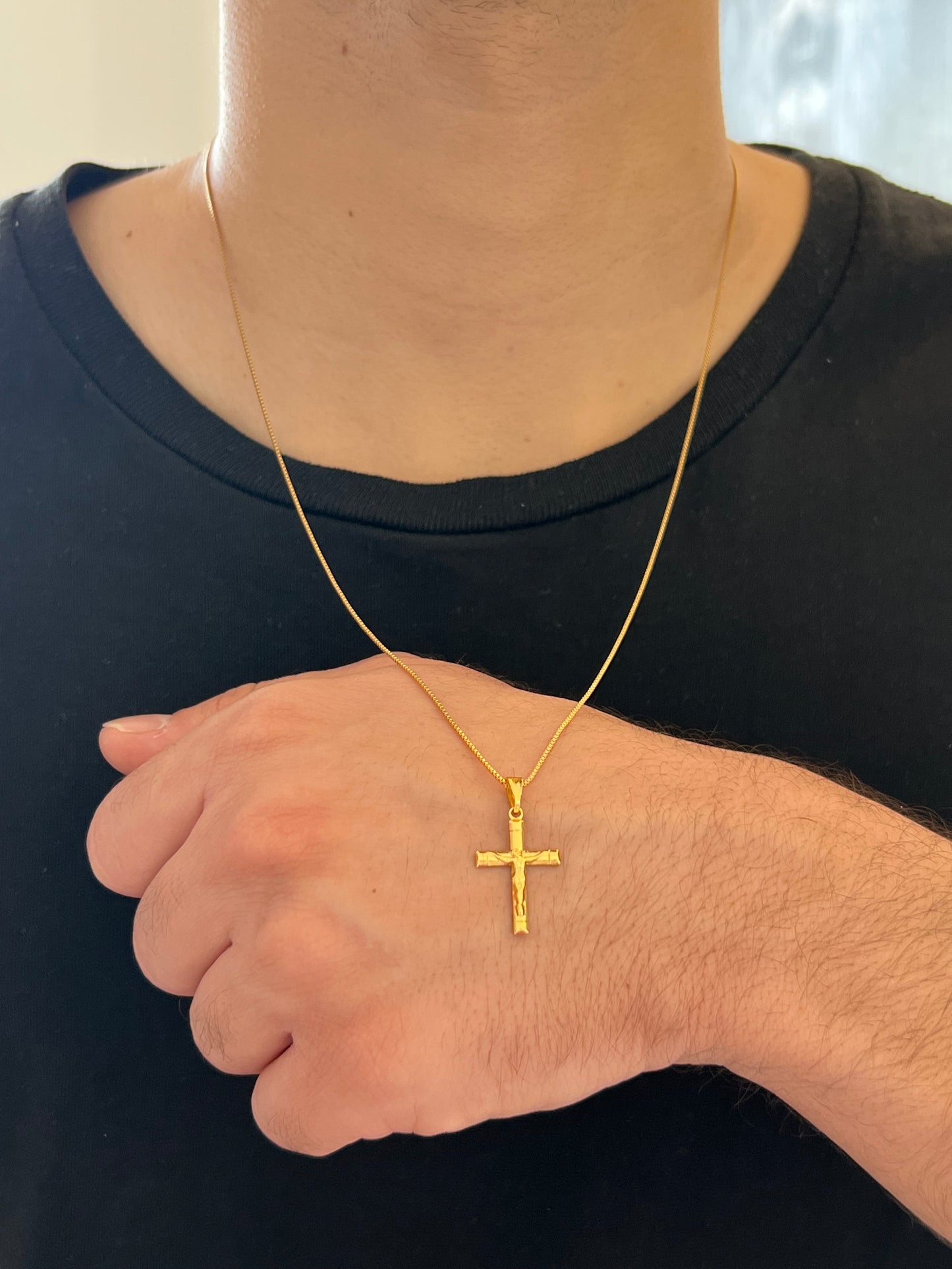 Kit Corrente Veneziana 1mm-70cm + Pingente Crucifixo Jesus Cristo  PP (Banhado a Ouro 18K)