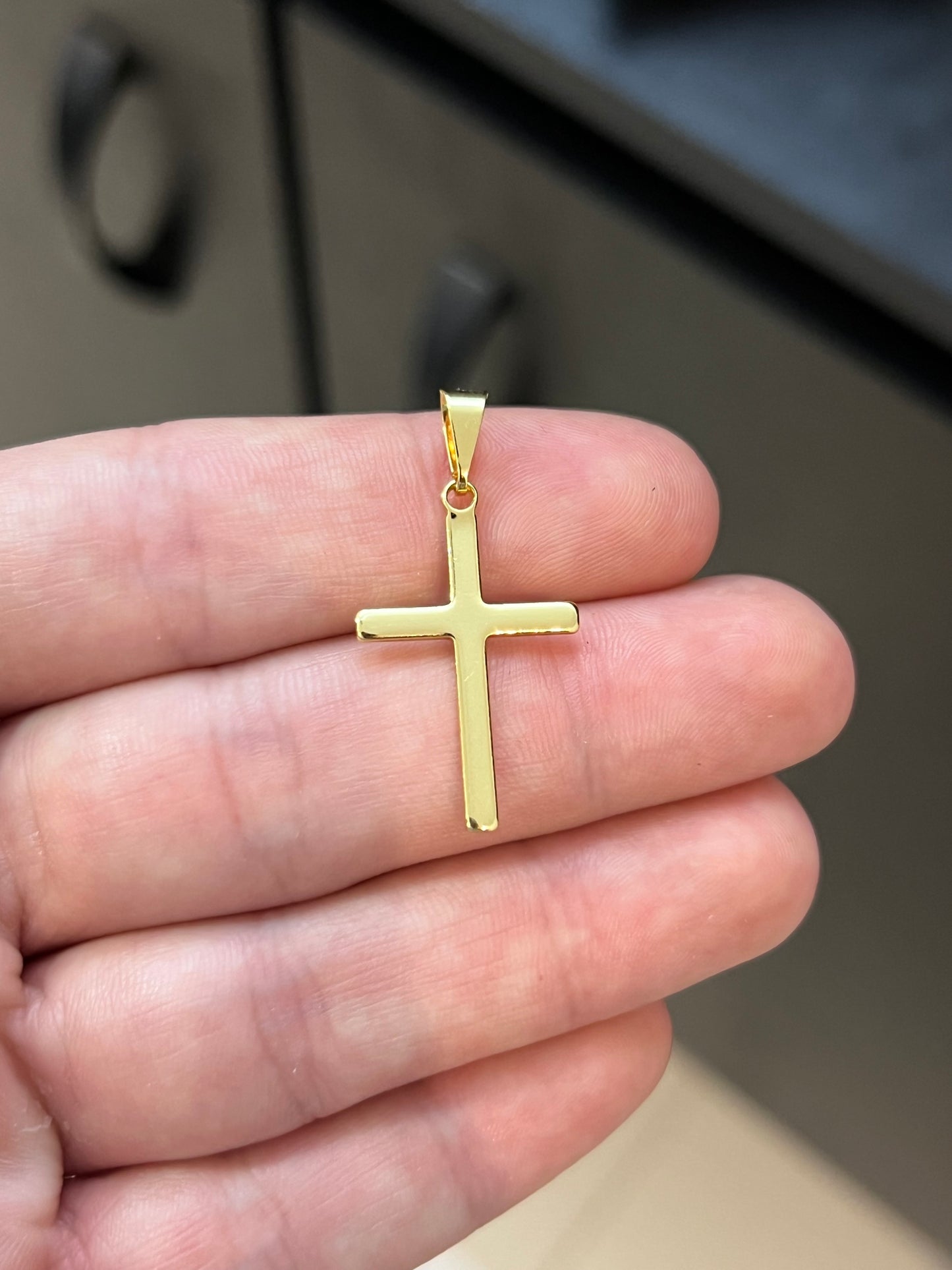 Pingente Cruz Lisa P (1,8x2,9cm) Banhado a Ouro 18K
