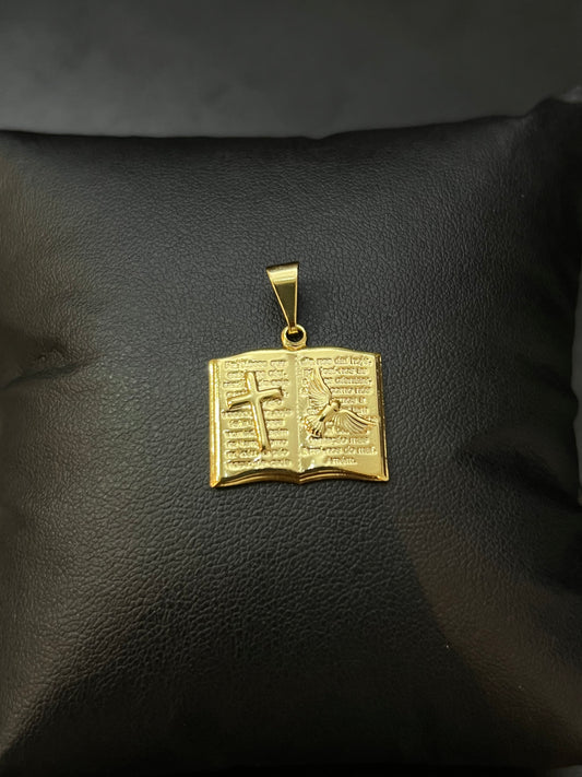 Pingente Bíblia com Pai Nosso P (2x1,6cm) Banhado a Ouro 18K